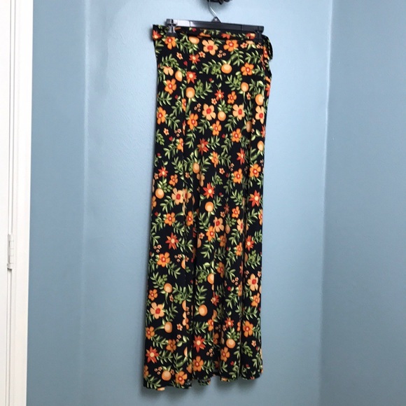 LuLaRoe Dresses & Skirts - Lularoe Maxi skirt